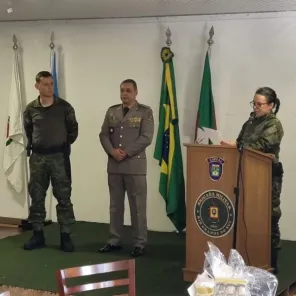 PARABÉNS!>Tenente Hochmuller é homenageado pelos 35 anos na Brigada Militar
