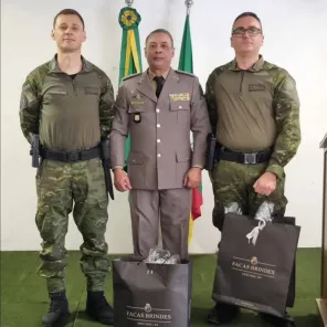 PARABÉNS!>Tenente Hochmuller é homenageado pelos 35 anos na Brigada Militar