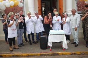 CRUZ ALTA 203 ANOS> Restaurante Popular celebra com bolo e música 