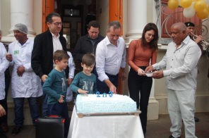 CRUZ ALTA 203 ANOS> Restaurante Popular celebra com bolo e música 