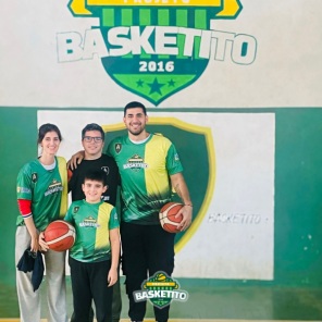 INSPIRANDO GERAÇÕES> Jogador de Basquete Enzo Ruiz Visita o Projeto Basketito 