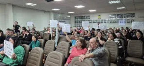 Vale-alimentação muda em Três de Maio e vereadora sai escoltada