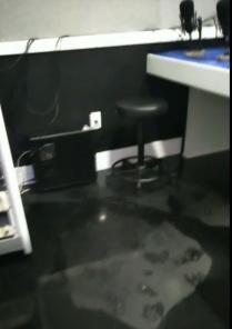 MUITA ÁGUA: Temporal da Madrugada alagou o estúdio da Rádio Pop Rock FM