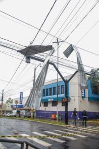 CRUZ ALTA: Rajadas de vento de 108km/h ,chuva forte e granizo na madrugada