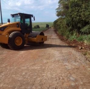 Pejuçara inicia recuperação das estradas do interior do município