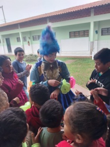 Personagens Históricos Promovem Dia de Carinho na Escola Maria Gessi