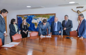 R$ 6,5 BILHÕES> Em reunião com Leite, Lula assina acordo de reconstrução do RS