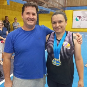 3ºTORNEIO MUNICIPAL DE VÔLEI FEMININO> Gurias do Vôlei vence o torneio