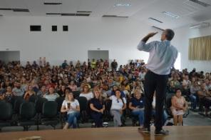 4-	Abertura do ano letivo na rede municipal mobiliza centenas de professores.