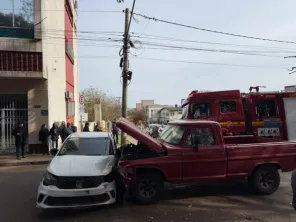 TRÂNSITO> Acidente no Centro de Cruz Alta deixa motorista desacordado