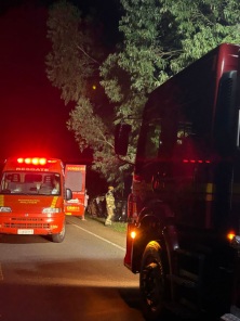 ACIDENTE>Veículo capota e deixa 03 feridos na RST-481 em direção ao Incra