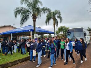 Feira das Profissões da UNICRUZ reúne 28 escolas e mais de 1.200 alunos