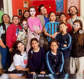 Alunos do Projeto dia D Teatro visitam o Palacinho do Máschara 