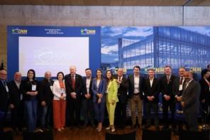 Prefeita Dra. Paula cumpre agenda em Brasília em importante reunião na CNM