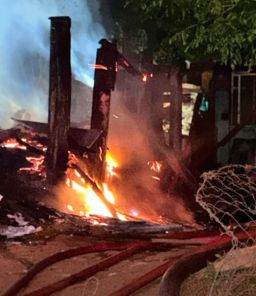 Família perde tudo em incêndio no Jardim Primavera 2 e precisa de doações