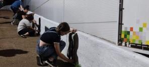 Pintura das muretas do viaduto da Lomba é finalizada 