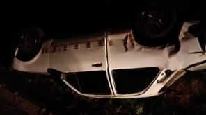 Veículo capota  na madrugada desse domingo na BR-158, em Panambi