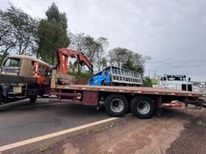 Caminhão transportando suínos causou interrupção na BR 158 em Panambi