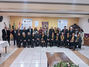 Lions Clube Cruz Alta Centro empossa nova diretoria para o AL 2025/2026