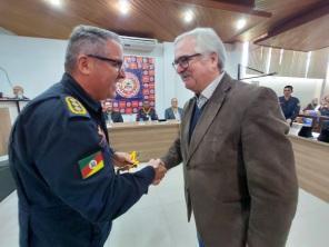 Corpo de Bombeiros de Cruz Alta comemoram 72 anos com entrega de comendas