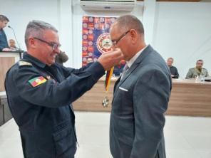 Corpo de Bombeiros de Cruz Alta comemoram 72 anos com entrega de comendas