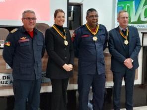 Corpo de Bombeiros de Cruz Alta comemoram 72 anos com entrega de comendas