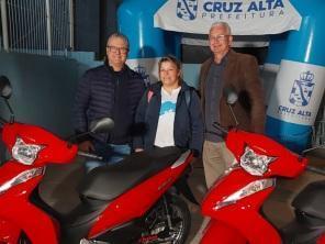 Festa do aniversário de Cruz Alta reúne grande público no ginásio municipal