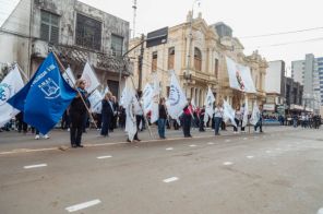 Cruz Alta celebra 204 anos com desfile em homenagem a Erico Verissimo