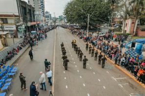 Cruz Alta celebra 204 anos com desfile em homenagem a Erico Verissimo