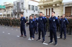 Cruz Alta recebe o Fogo Simbólico da Pátria em cerimônia especial