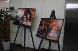 Projeto Retratos de Resiliência tem exposição nesta terça no Fórum