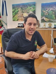 Prefeito de Panambi conhece programa de bolsas Jovens Brilhantes da Unicruz