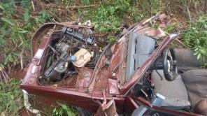Carro parte ao meio após acidente na ERS-514, em Ajuricaba