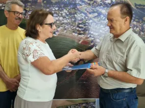 Em Boa Vista do Incra, reitora da Unicruz articula bolsas com prefeito