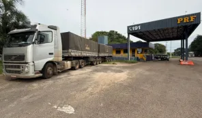 PRF prende caminhoneiro com mandado em aberto na BR-158 em Cruz Alta