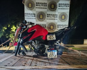 Trio é preso em Cruz Alta ao desmontar moto roubada em Panambi