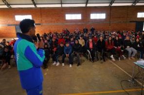 Projeto Correndo para o Futuro inicia atividades na escola Alberto Pasqualini