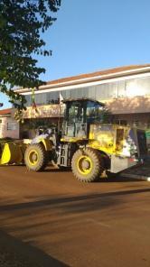 Boa Vista do Cadeado recebe máquina pá carregadeira 