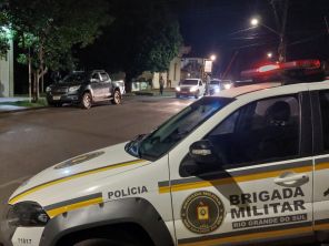 Caminhonete roubada na Unicruz é localizada abandonada em Cruz Alta