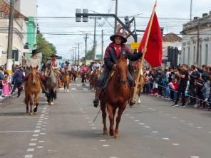 Cruz Alta celebrou o 20 de Setembro com um grande desfile farroupilha