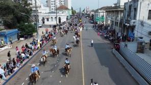 Cruz-Altenses celebram o 20 de Setembro com desfile solidário no feriado