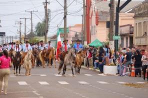 Cruz-Altenses celebram o 20 de Setembro com desfile solidário no feriado