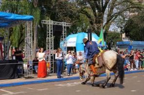 Cruz-Altenses celebram o 20 de Setembro com desfile solidário no feriado