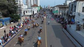 Cruz-Altenses celebram o 20 de Setembro com desfile solidário no feriado