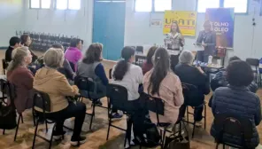 Corsan realiza oficina de sabão ecológico em Cruz Alta