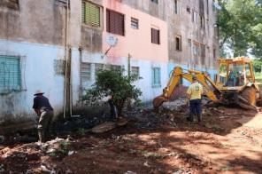 Sec. Obras realiza limpeza nas canalizações de esgoto do Núcleo Habitacional 