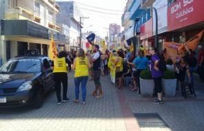 Professores Estaduais realizam manifestação no Centro de Cruz Alta