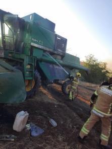 Colheitadeira pega fogo no interior de Fazenda Colorado; ninguém ficou ferido
