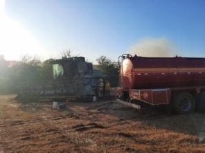 Colheitadeira pega fogo no interior de Fazenda Colorado; ninguém ficou ferido