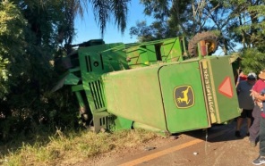 ERS-514> Caminhão colide em Colheitadeira entre Ijuí e Ajuricaba